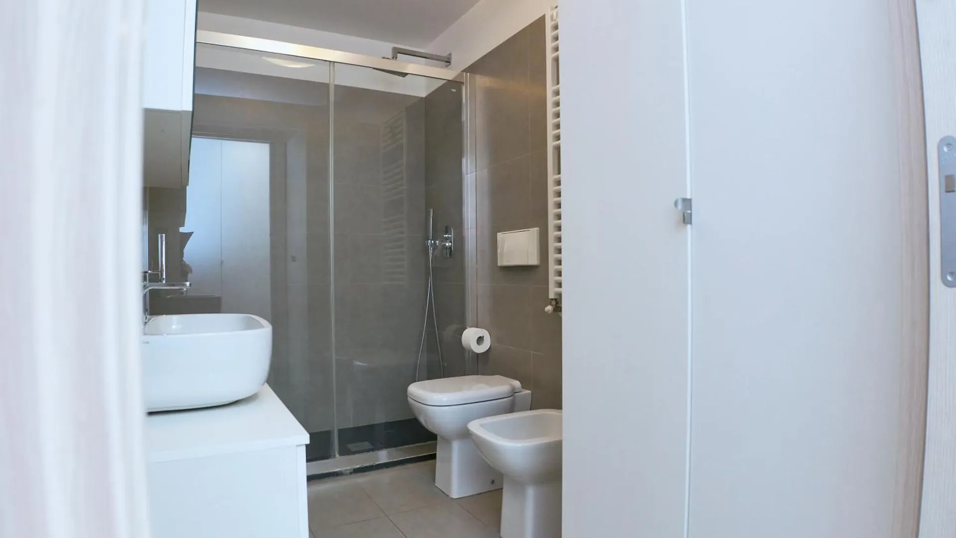Xenia Apartments - Two-Room Apartment In Fondazione Prada Milan Italy
