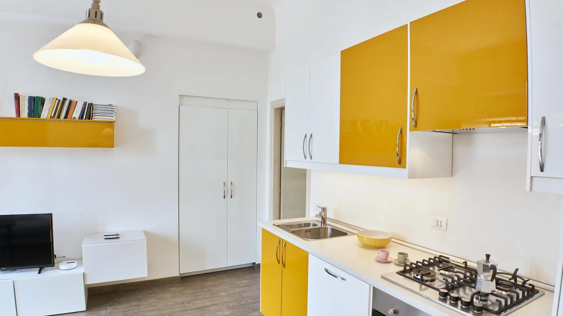 Xenia Apartments - Two-Room Apartment In Fondazione Prada Milan